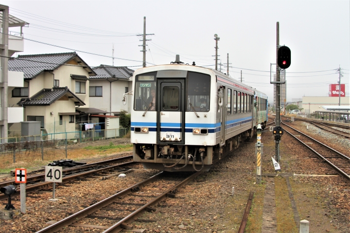 JR西日本 キハ120形 キハ120-311 鉄道フォト・写真 by 鉄道のお爺さんさん ：2016年11月07日09時ごろ