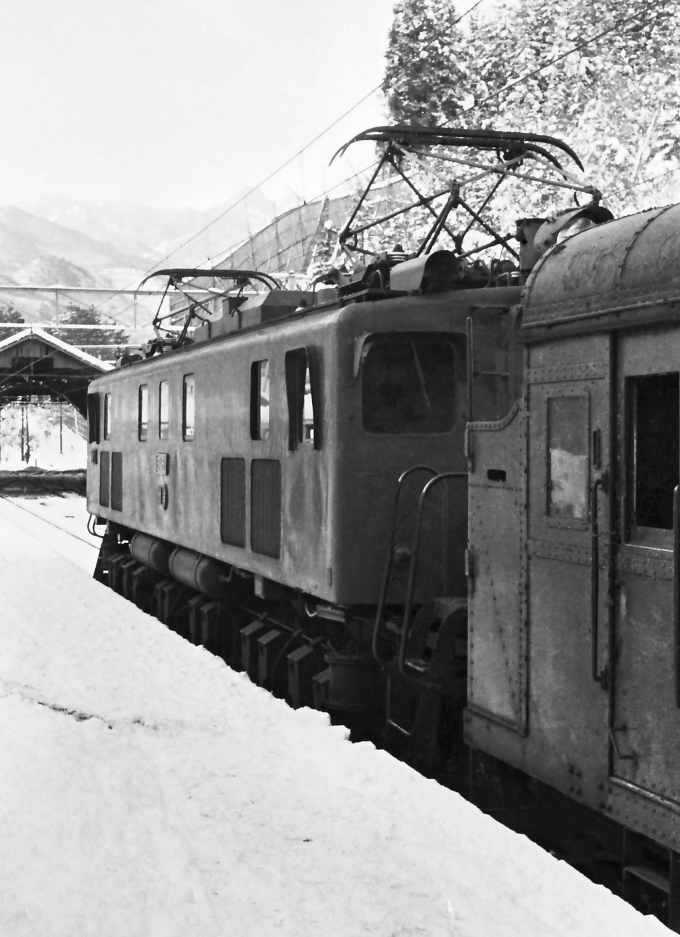 国鉄EF16形電気機関車 EF16 10 峠駅 鉄道フォト・写真 by 鉄道の