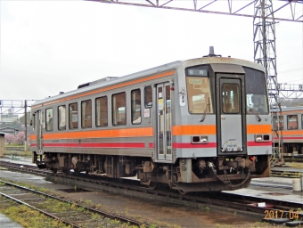 JR西日本 キハ120形 キハ120-340 鉄道フォト・写真 by 鉄道のお爺さんさん ：2017年04月11日11時ごろ
