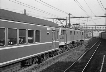 国鉄EF58形電気機関車+国鉄20系客車 EF58 114+ナハフ22 鉄道フォト・写真 by 鉄道のお爺さんさん ：1961年05月05日00時ごろ