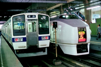JR東日本 クハ411形 クハ411-1503 と 651系 鉄道フォト・写真 by 鉄道のお爺さんさん ：1988年04月01日00時ごろ
