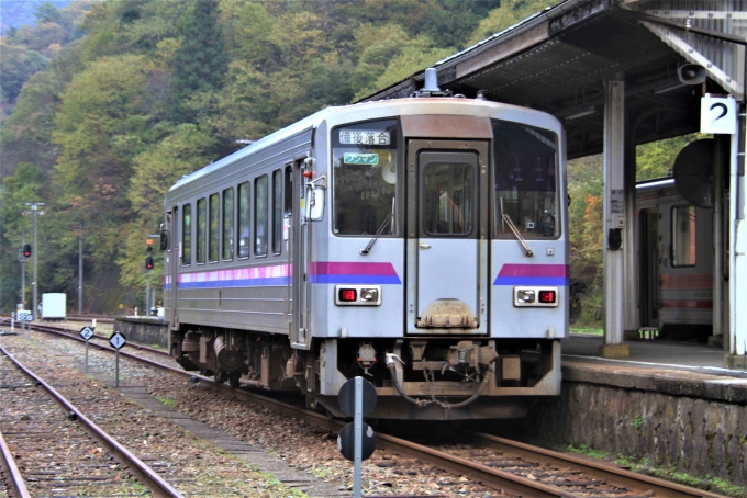 JR西日本 キハ120形 キハ120-320 鉄道フォト・写真 by 鉄道のお爺さんさん ：2016年11月06日14時ごろ
