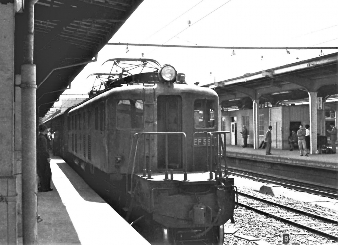 鉄道フォト・写真：国鉄EF56形電気機関車 EF56 1 上野駅 鉄道フォト・写真 by 鉄道のお爺さんさん - 撮影日 1960/05/29 00:00