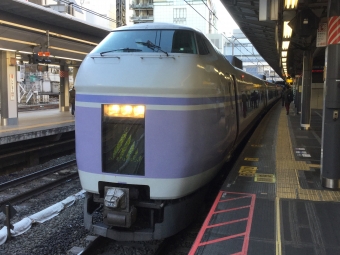 JR東日本E351系電車 鉄道フォト・写真 by Tsurugi2999さん 新宿駅 (JR)：2018年01月03日07時ごろ
