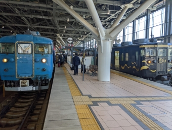 あいの風とやま鉄道 えちごトキめき鉄道413系電車 鉄道フォト・写真 by Tsurugi2999さん 富山駅 (あいの風とやま鉄道)：2022年10月31日08時ごろ