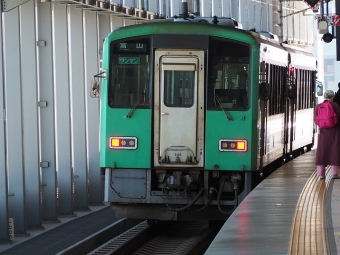 JR西日本 キハ120形 キハ120-351 鉄道フォト・写真 by Tsurugi2999さん 富山駅 (JR)：2022年10月31日08時ごろ