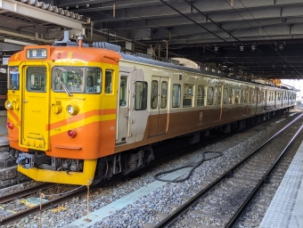 しなの鉄道115系電車 クモハ115形(Mc) 鉄道フォト・写真 by Tsurugi2999さん 長野駅 (しなの鉄道)：2021年04月19日15時ごろ