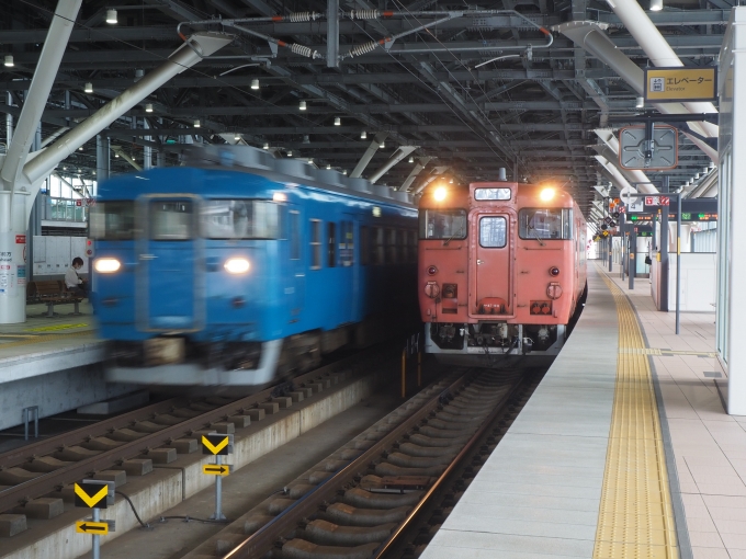 鉄道フォト・写真：あいの風とやま鉄道413系電車  富山駅 (あいの風とやま鉄道) 鉄道フォト・写真 by Tsurugi2999さん - 撮影日 2021/06/23 08:33