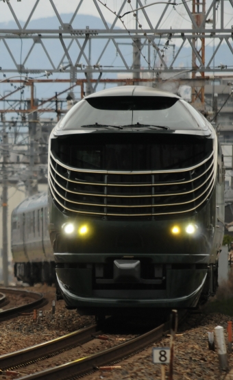 JR西日本87系気動車 TWILIGHT EXPRESS 瑞風(特急) 鉄道フォト・写真 by とりかまさん 岸辺駅：2021年04月16日17時ごろ