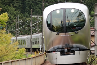 西武鉄道 西武クハ001-01形 ちちぶ(特急) 001-A1 鉄道フォト・写真 by ここなさん 東吾野駅：2021年04月14日12時ごろ