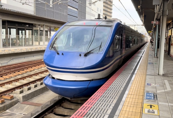 鉄道フォト・写真：智頭急行HOT7000形気動車 スーパーはくと HOT7013 姫路駅 鉄道フォト・写真 by 山陽5632F/utさん - 撮影日 2023/03/20 16:25