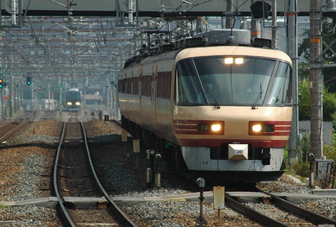 JR西日本 国鉄485系電車 雷鳥 クロ481-2004 島本駅 鉄道フォト・写真 by シーホース21さん | レイルラボ(RailLab)