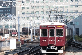 阪急電鉄 阪急7300形(Mc) 7300 鉄道フォト・写真 by たごさくさん ：2022年03月03日08時ごろ