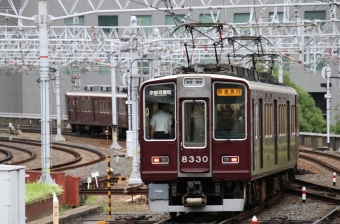 阪急電鉄 阪急8300形(Mc) 8330 鉄道フォト・写真 by たごさくさん ：2022年07月04日18時ごろ