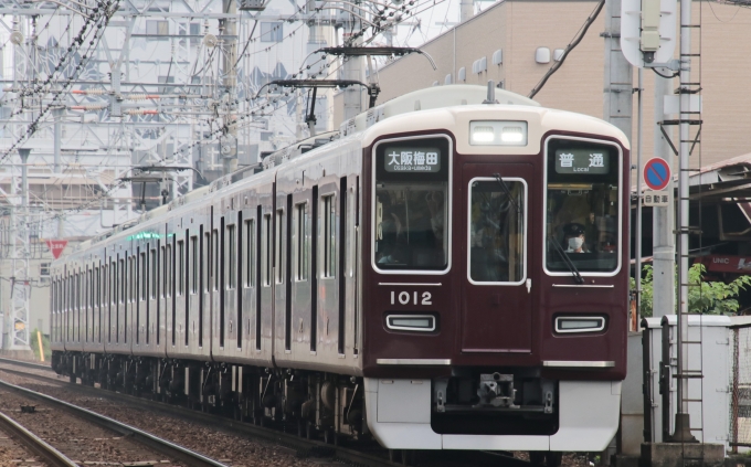 鉄道フォト・写真：阪急電鉄 阪急1000系電車(2代) 1012 十三駅 鉄道フォト・写真 by たごさくさん - 撮影日 2024/07/03 07:45