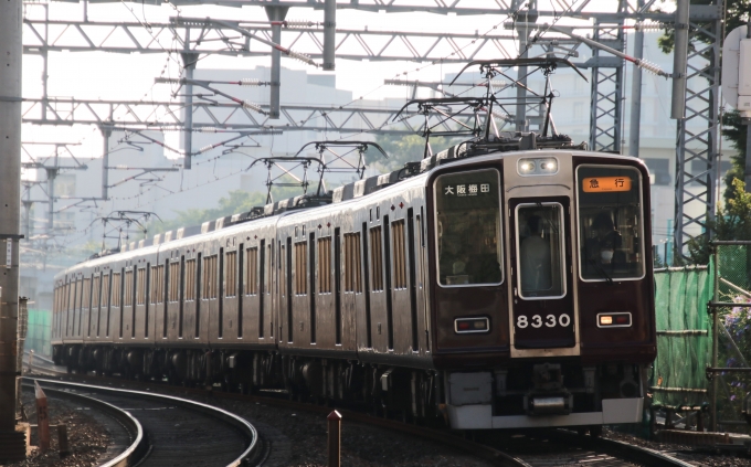 鉄道フォト・写真：阪急電鉄 阪急8300系電車 8330 南方駅 (大阪府) 鉄道フォト・写真 by たごさくさん - 撮影日 2024/07/05 06:17