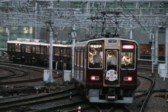 阪急電鉄 阪急8000形(Mc) 日生エクスプレス(特急) 8005 鉄道フォト・写真 by たごさくさん 大阪梅田駅 (阪急)：2024年07月05日19時ごろ