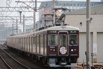 阪急電鉄 阪急7000形(Mc) 7011 鉄道フォト・写真 by たごさくさん 十三駅：2024年07月09日07時ごろ