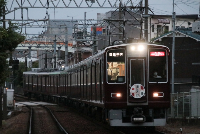 鉄道フォト・写真：阪急電鉄 阪急8000系電車 日生エクスプレス 8004 滝山駅 鉄道フォト・写真 by たごさくさん - 撮影日 2024/07/11 19:04