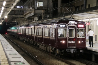 阪急電鉄 阪急5300系電車 5300形(Mc) 5313 鉄道フォト・写真 by たごさくさん 桂駅：2024年07月13日22時ごろ