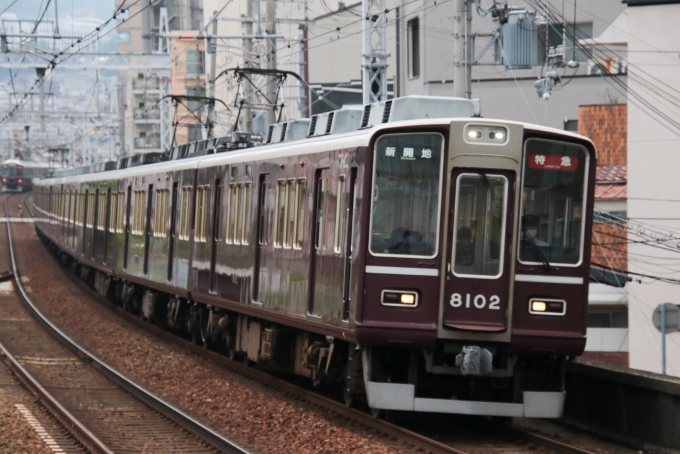 鉄道フォト・写真：阪急電鉄 阪急8000系電車 8102 王子公園駅 鉄道フォト・写真 by たごさくさん - 撮影日 2024/07/14 15:45