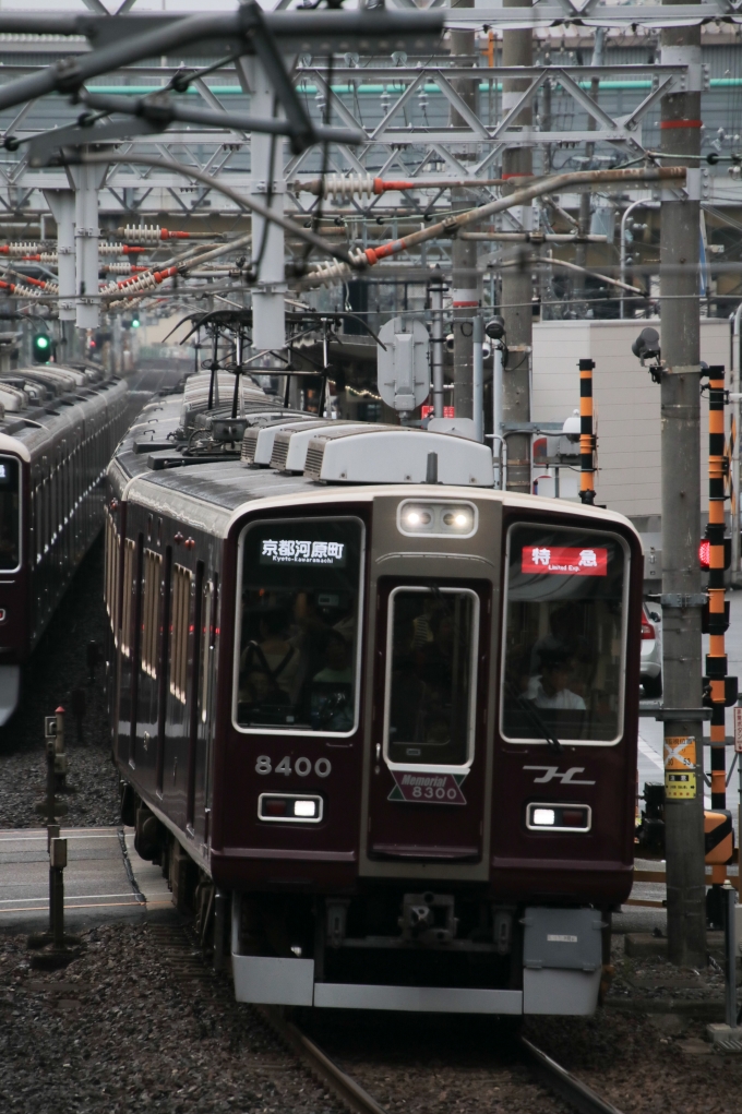 鉄道フォト・写真：阪急電鉄 阪急8300系電車 8400 南方駅 (大阪府) 鉄道フォト・写真 by たごさくさん - 撮影日 2024/07/14 16:27