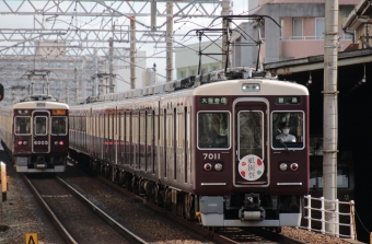 阪急電鉄 阪急7000形(Mc) 7011 鉄道フォト・写真 by たごさくさん 十三駅：2024年07月16日08時ごろ