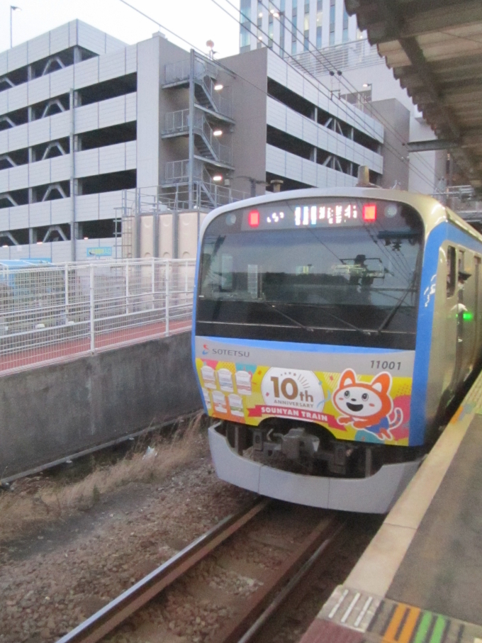 相模鉄道 11001 (相鉄11000系) 車両ガイド | レイルラボ(RailLab)