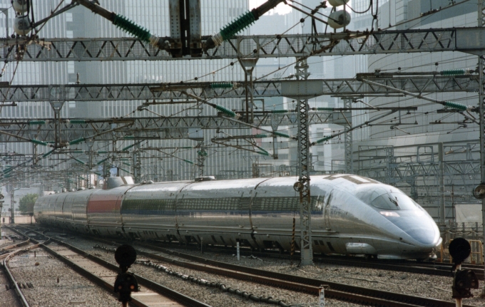 JR西日本 522形(M2c) 522-2 鉄道フォト・写真 by ロクイチさん 東京駅 (JR)：1999年09月01日00時ごろ