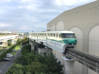 舞浜リゾートライン10形(Tc) 41 鉄道フォト・写真 by もふもふさん リゾートゲートウェイ・ステーション駅：2022年10月16日14時ごろ