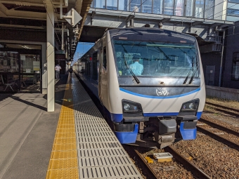 JR東日本 HB-E302形 リゾートしらかみ(快速) HB-E302-1 鉄道フォト・写真 by こめさん 弘前駅 (JR)：2021年10月13日08時ごろ