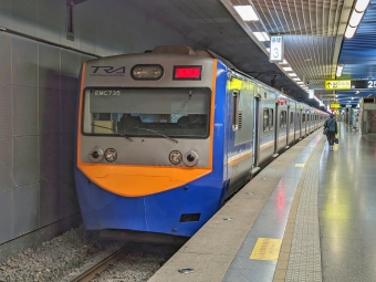 台湾鉄路管理局 EMU700型電車 鉄道フォト・写真 by こめさん ：2022年12月29日14時ごろ
