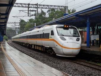 台湾鉄路管理局 EMU1000型電車 鉄道フォト・写真 by こめさん ：2022年12月29日14時ごろ