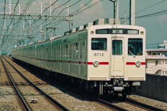 京王電鉄 京王6000系電車 6712 鉄道フォト・写真 by こめさん 長沼駅 (東京都)：1993年08月02日07時ごろ