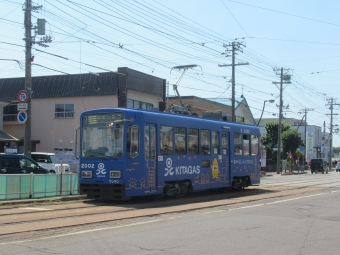 函館市企業局交通部 函館市電2000形 2002 鉄道フォト・写真 by TS鉄さん 駒場車庫前停留場：2024年06月29日13時ごろ