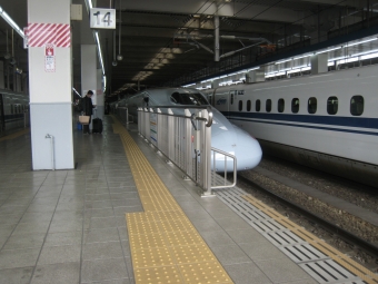 JR西日本 781形(Mc) 781-7006 鉄道フォト・写真 by Aץameさん 博多駅 (JR)：2012年03月24日14時ごろ