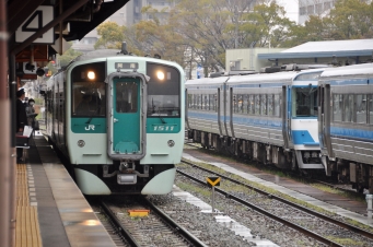 JR四国 1500形 1511 鉄道フォト・写真 by Aץameさん 徳島駅：2021年03月25日11時ごろ