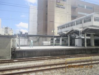 JR東日本E233系電車 クハE233形(Tc) 鉄道フォト・写真 by あやめさん 東神奈川駅：2015年05月04日13時ごろ