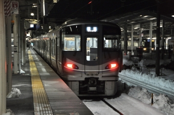 JR西日本 クモハ224形 クモハ224-104 鉄道フォト・写真 by Aץameさん 米原駅 (JR)：2021年12月29日18時ごろ