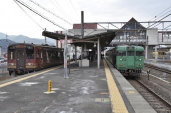 JR西日本 クハ111形 クハ111-7705 鉄道フォト・写真 by Aץameさん 貴生川駅 (JR)：2021年12月29日15時ごろ