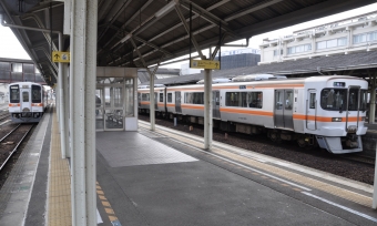 JR東海 キハ25系 キハ25-1610 鉄道フォト・写真 by Aץameさん 松阪駅 (JR)：2022年01月29日11時ごろ