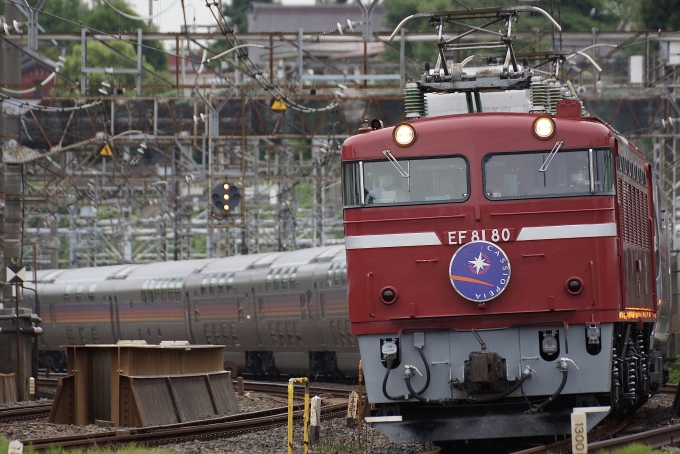 鉄道フォト・写真：JR東日本 国鉄EF81形電気機関車 カシオペア紀行 EF81-80 西日暮里駅 (JR) 鉄道フォト・写真 by 浜五井の撮影記録さん - 撮影日 2022/06/18 15:54