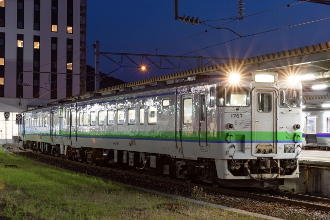 鉄道フォト・写真：JR北海道 国鉄キハ40系気動車 キハ40 1767 函館駅 鉄道フォト・写真 by 浜五井の撮影記録さん - 撮影日 2024/07/13 19:54