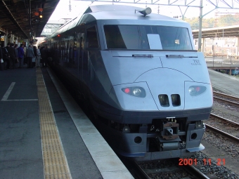 JR九州 クハ787形 クハ787 鉄道フォト・写真 by だけだけさん 熊本駅：2001年11月21日00時ごろ