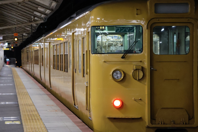 JR西日本 クハ115-3016 (115系) 車両ガイド | レイルラボ(RailLab)