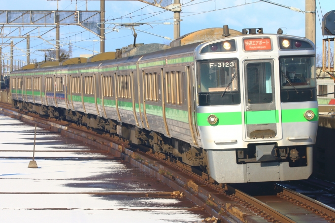 JR北海道 クハ721形 クハ721-3122 鉄道フォト・写真 by S.Hayashiさん 千歳駅 (北海道)：2021年11月28日10時ごろ
