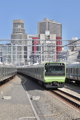 JR東日本E235系電車 鉄道フォト・写真 by yumaちゃんさん 高輪ゲートウェイ駅：2021年01月04日11時ごろ