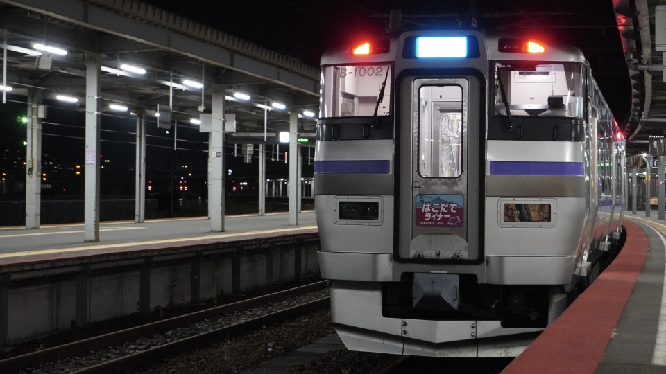 鉄道フォト・写真(拡大)：JR北海道733系電車  はこだてライナー クハ733-1002 函館駅 鉄道フォト・写真 by べーたけさん - 撮影日 2021/09/06 19:54