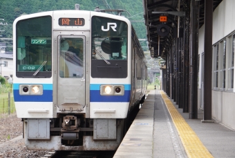 JR西日本 クモハ213形 クモハ213-2 鉄道フォト・写真 by べーたけさん 新見駅：2021年08月29日14時ごろ