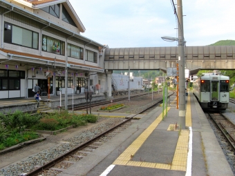 JR東日本 キハ112形 キハ112-111 鉄道フォト・写真 by おいさん 小海駅：2006年08月13日17時ごろ